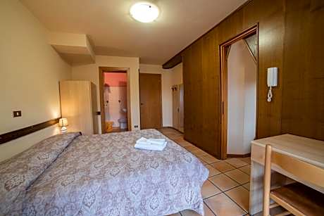 Triple Room with Bathroom