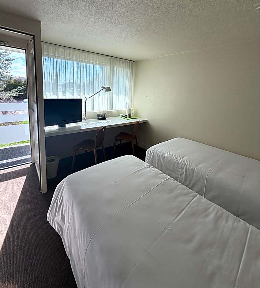 Photo 1 of 9 of Standard 2 Twin Beds