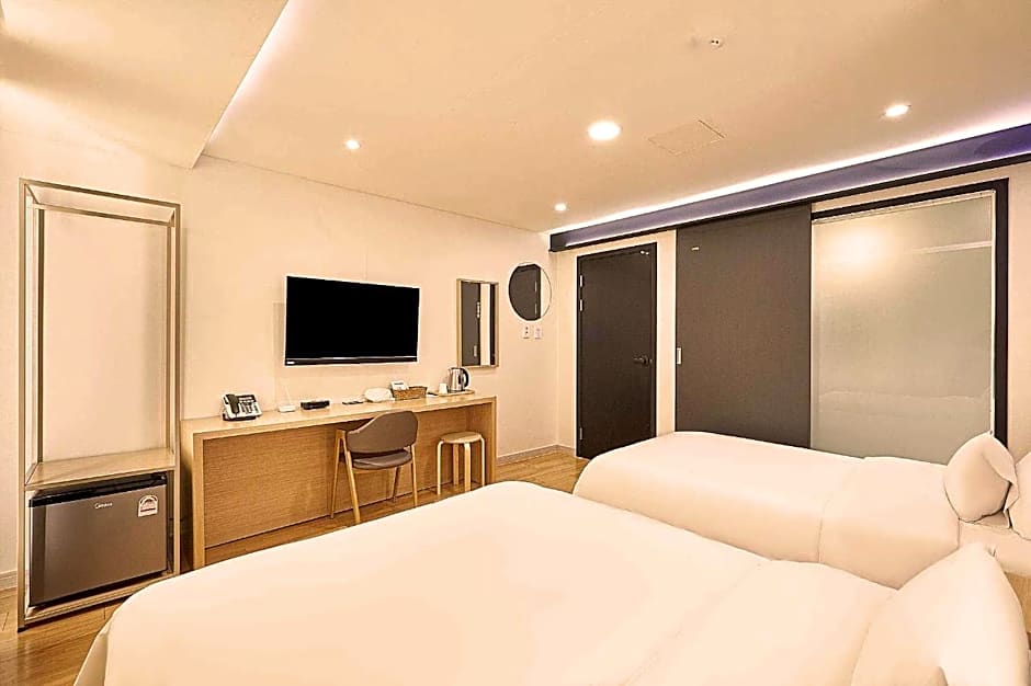 H-AVENUE Hotel NamChuncheon