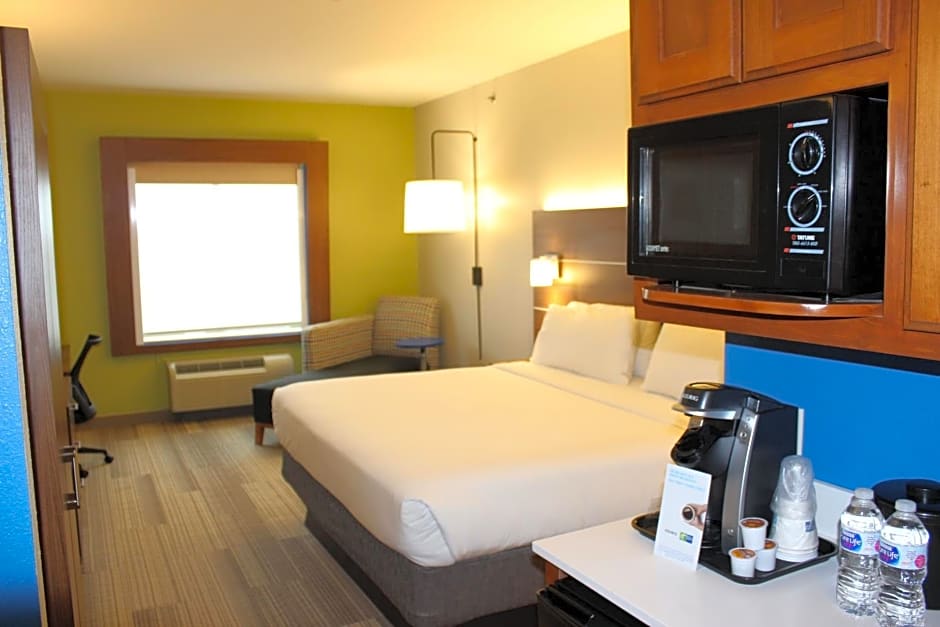 Holiday Inn Express Hotel & Suites Mansfield by IHG