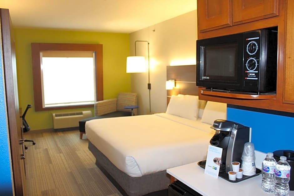 Holiday Inn Express Hotel & Suites Mansfield