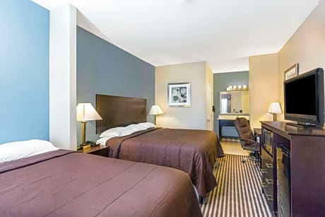 2 Queen Beds Smoking