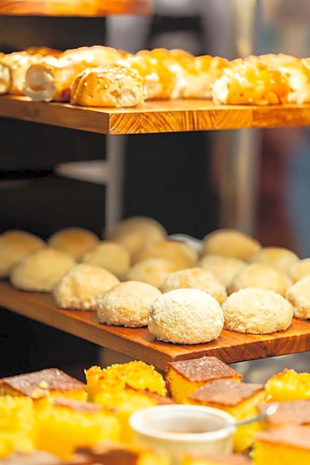 Max Savassi Apart Service