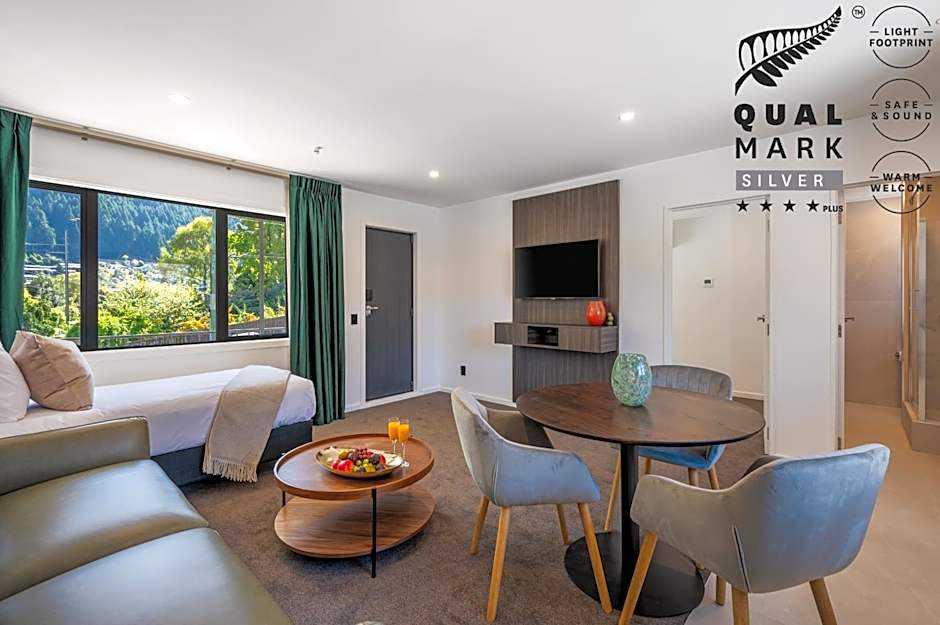 Luxe Suites & Apartments