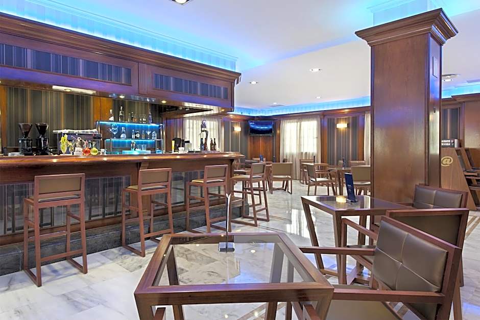 Elba Motril Beach & Business Hotel