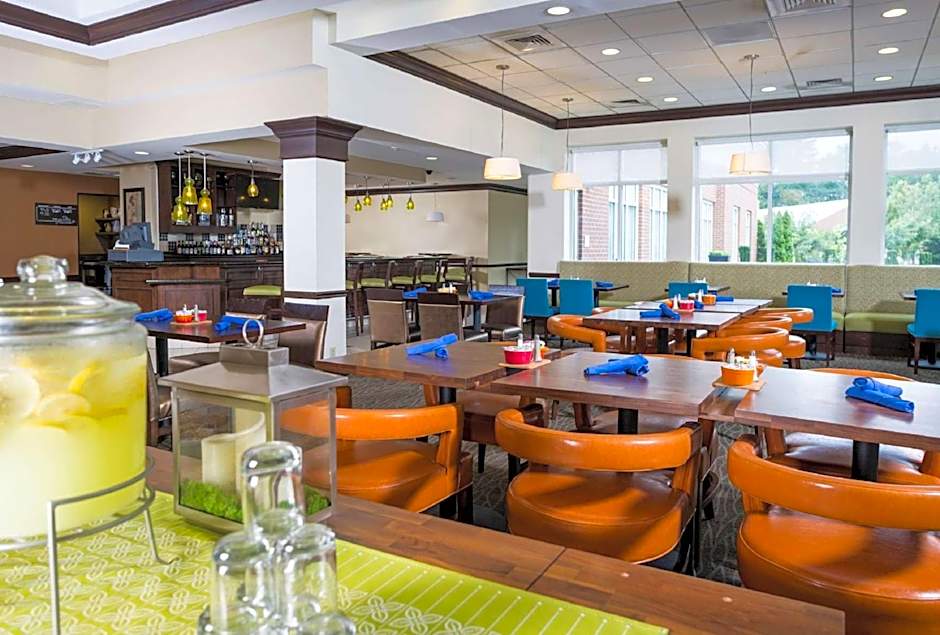 Hilton Garden Inn Hampton Coliseum Central