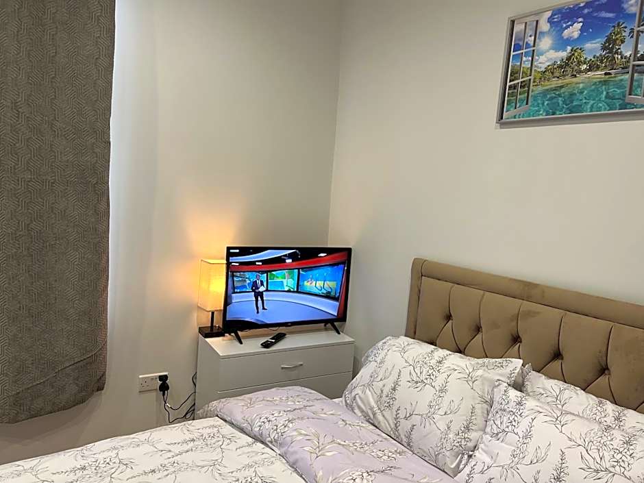 MIA Residence - Entire Studio apartment - City View - London - Next to Ealing Broadway Station