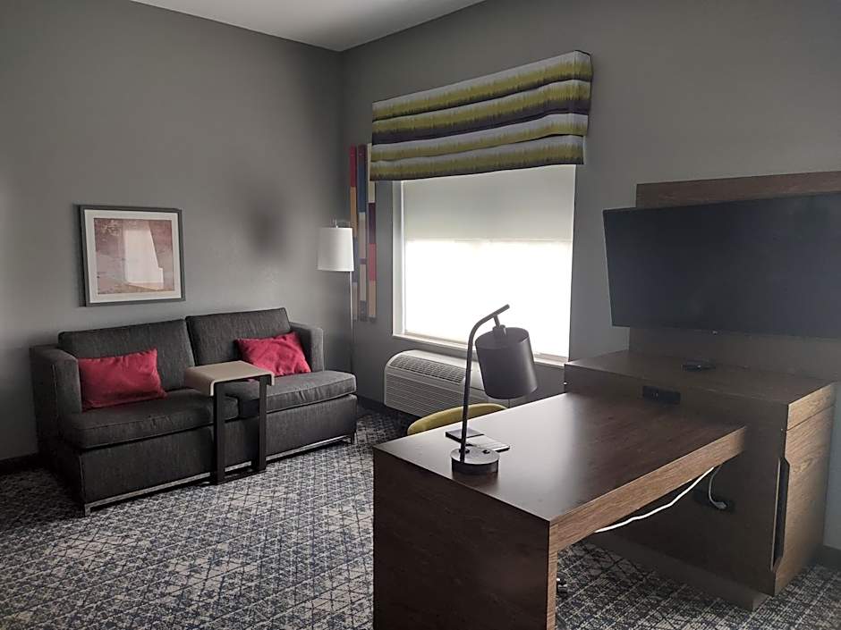 Hampton Inn By Hilton & Suites Pittsburgh New Stanton PA