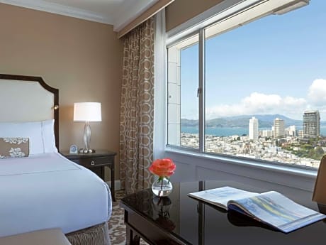 Signature King Room with Bay View
