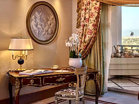 Superior Suite with Park and Pool View