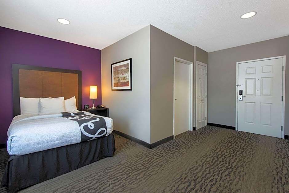 La Quinta Inn & Suites by Wyndham Erie