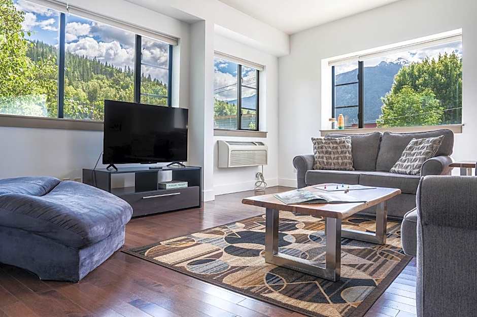 Selkirk Snug by Revelstoke Vacations