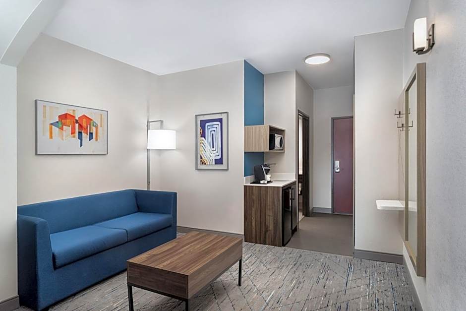 Holiday Inn Express Pratt By IHG