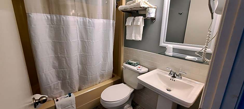 Hampton Village Inn