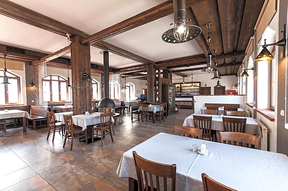 Hotel Sluneční dvůr