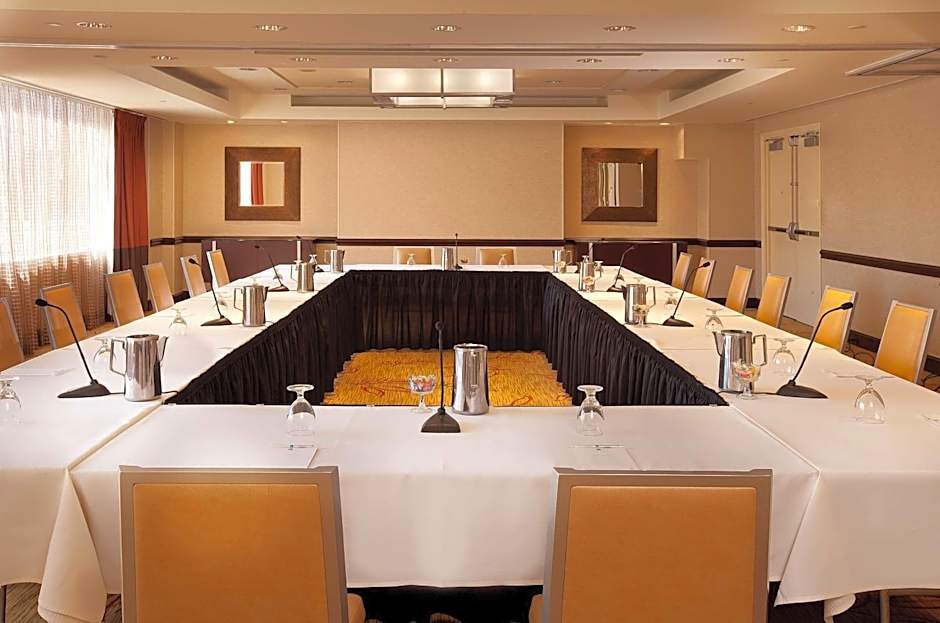 Embassy Suites by Hilton Washington DC Chevy Chase Pavilion