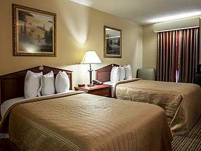 2 Double Beds, Smoking