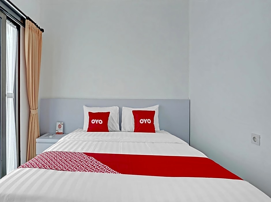 OYO 90525 White Guesthouse