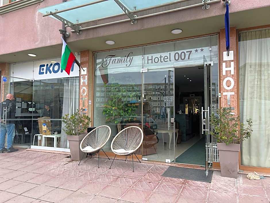 Family Hotel 007