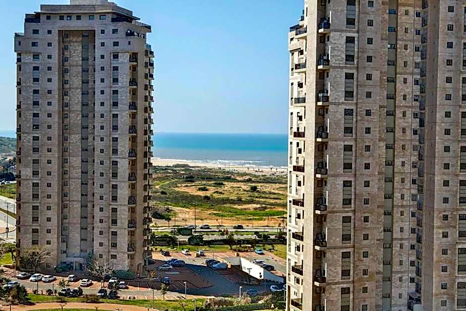 V-Home Dotan apartment