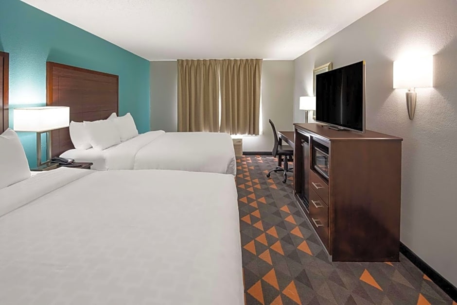 Clarion Pointe Indianapolis Northeast