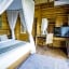 De Sapphire Cliff Villa by Danapati