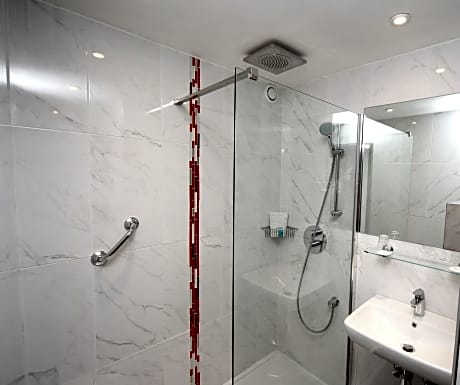 Standard Twin Room (2 Twin Beds)