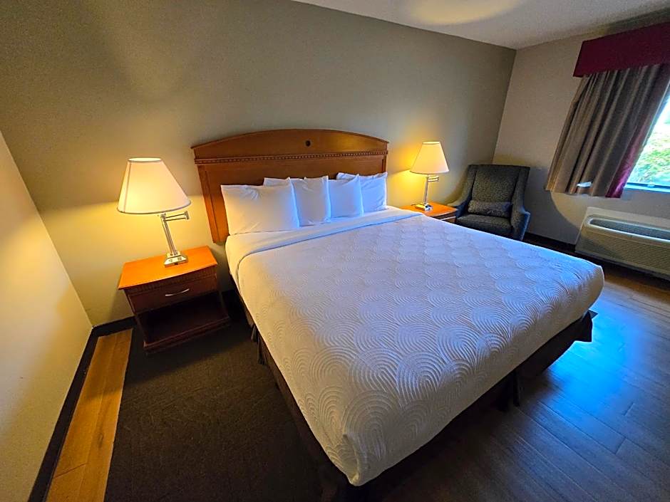 Fulton Hotel - Oswego Riverfront