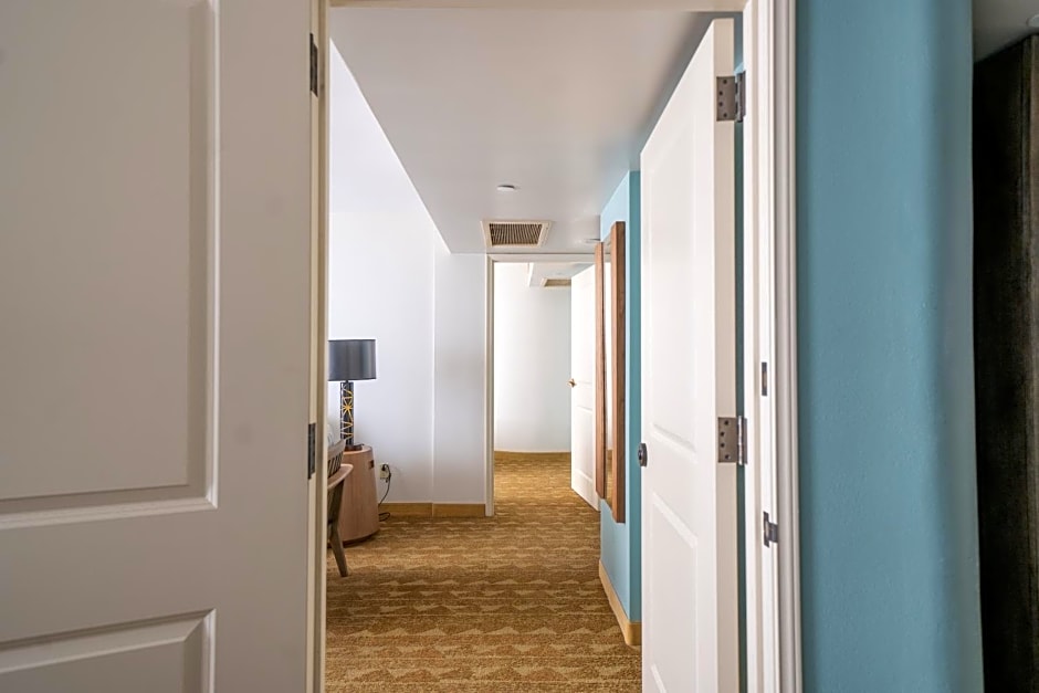 Embassy Suites by Hilton Waikiki Beach Walk