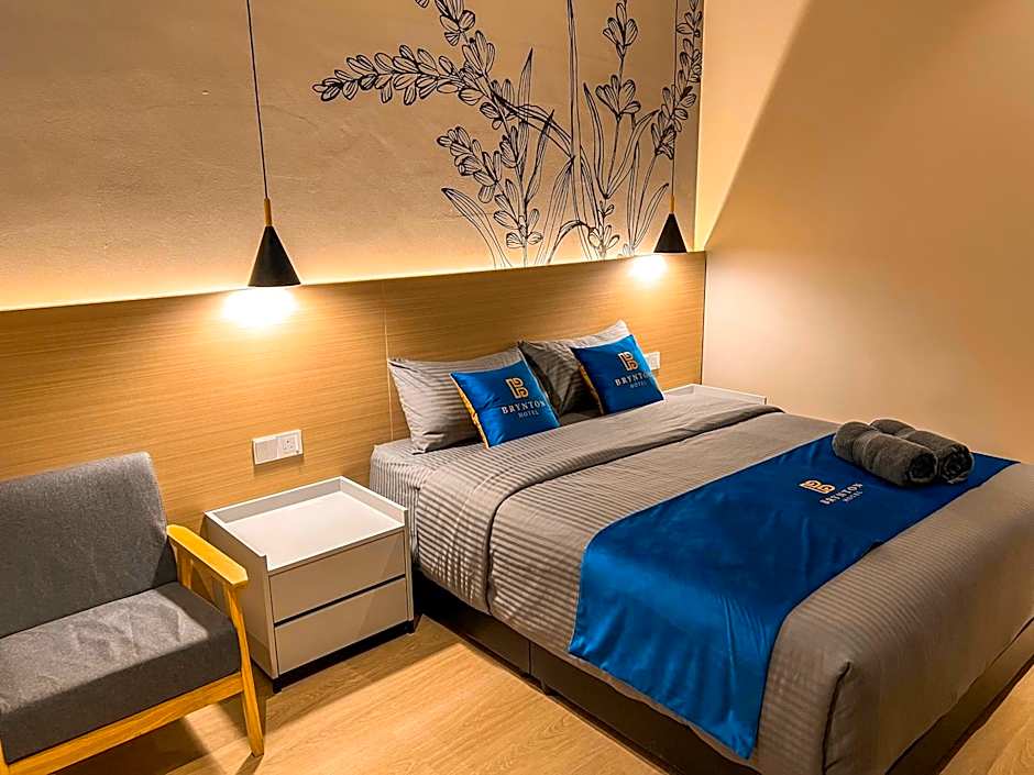 Hotel Brynton at Cameron Centrum Mall