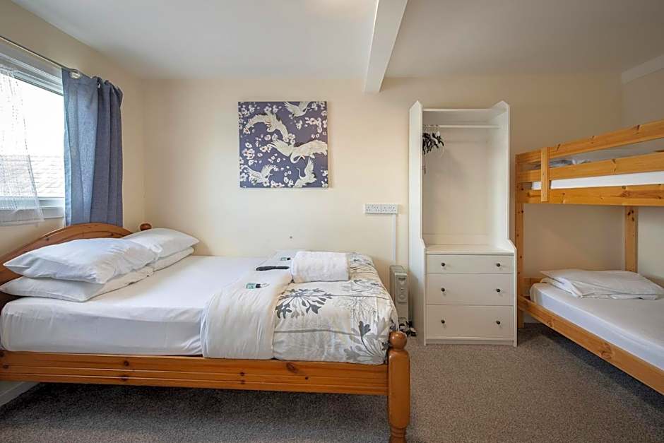 100 Pipers Hotel