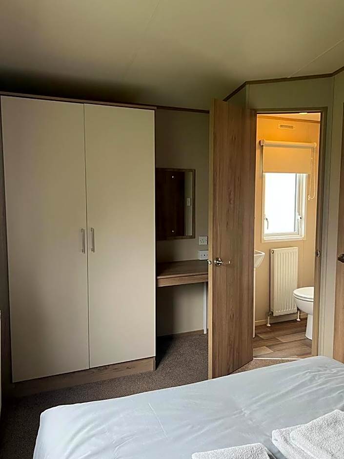 87 Lancaster Crescent