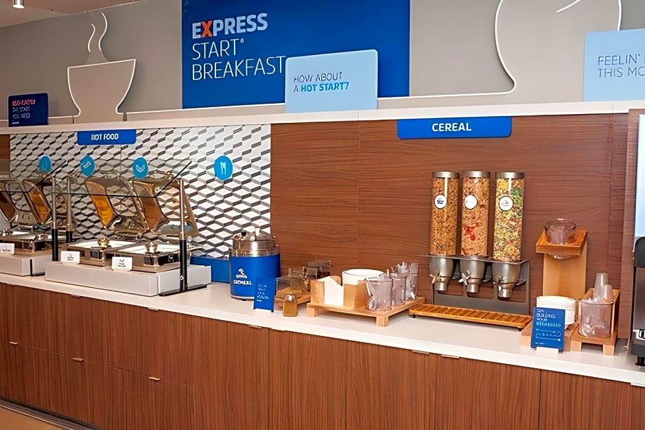 Holiday Inn Express & Suites Birmingham North - Fultondale By IHG