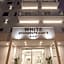 White Suite & Apartments