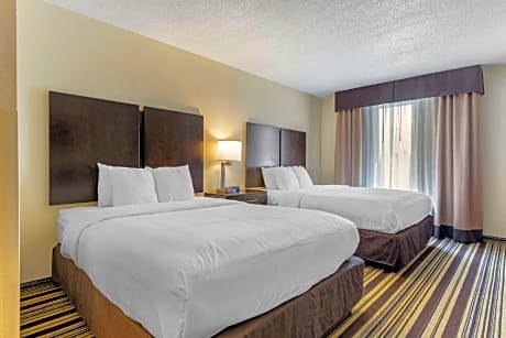 Queen Suite with Two Queen Beds - Non-Smoking