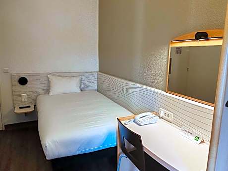 Standard room with 1 single bed