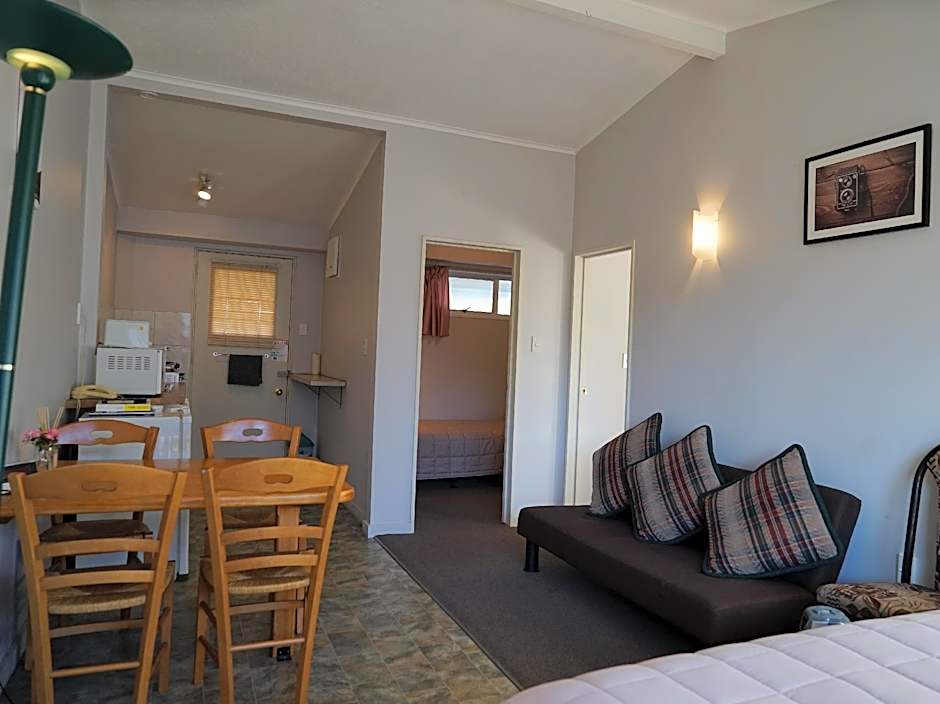 Tui Lodge Motel