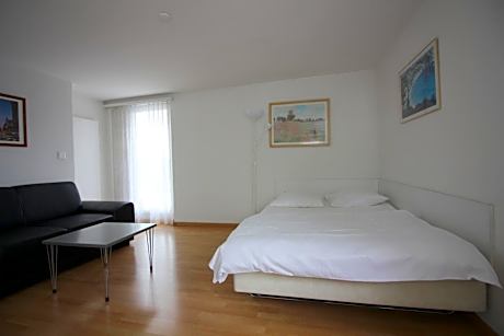 Apartment (2 Adults)
