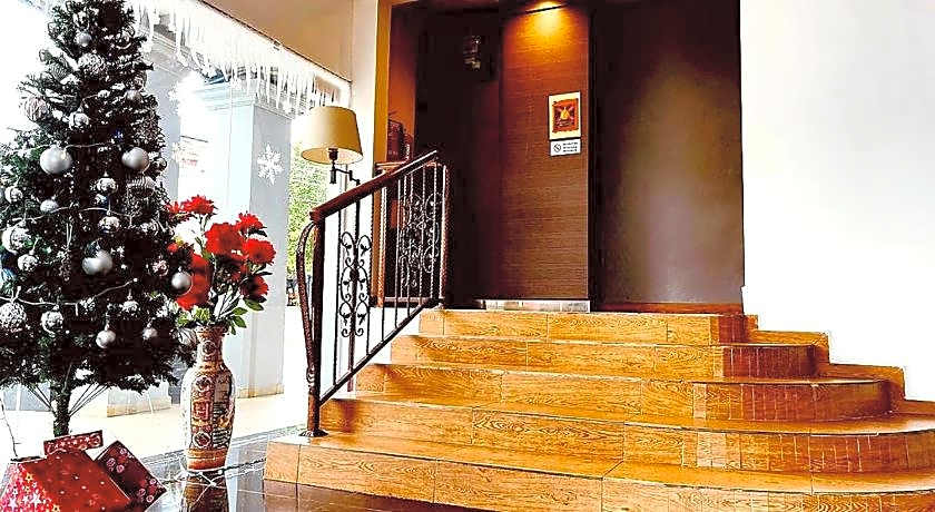 Golden Court Hotel @ Taman Pelangi