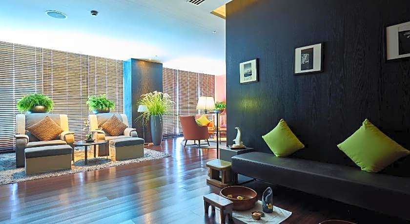 Midori Clark Hotel And Casino