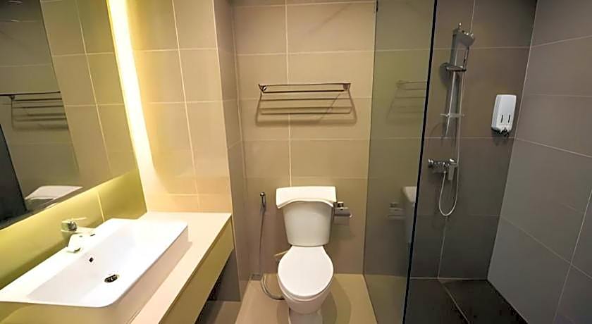 L Hotel