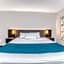 Studio 6 Suites Stockton, CA Waterfront