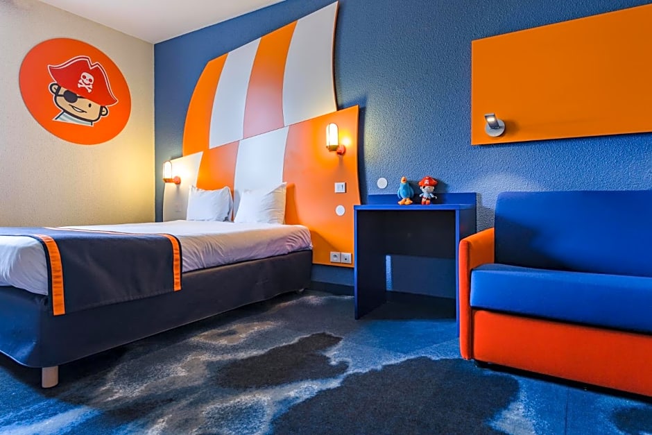 Explorers Hotel At Disneyland Paris