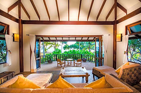 Villa - Beach Front