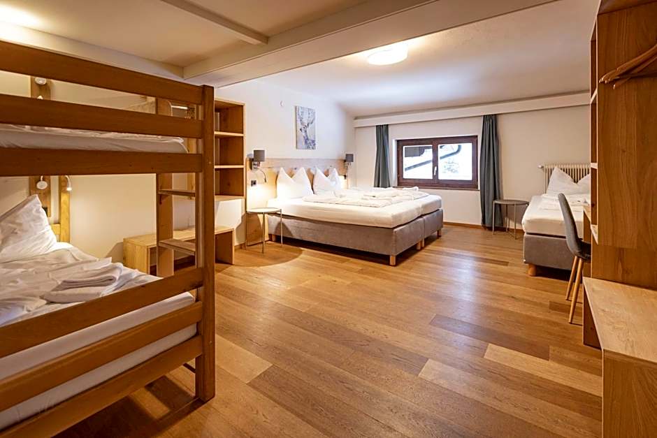 Hotel Pinzgauerhof - Inclusive Evening Dinner