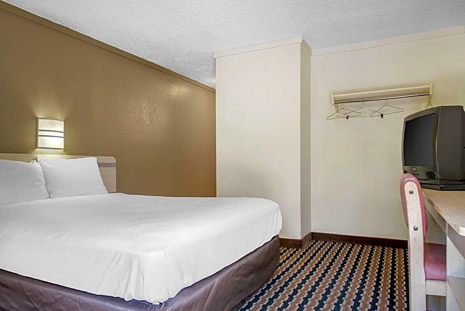 Rodeway Inn Sharonville - Cincinnati North