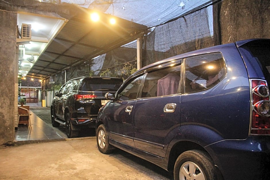 Capital O 2258 Santana Syariah Guest House