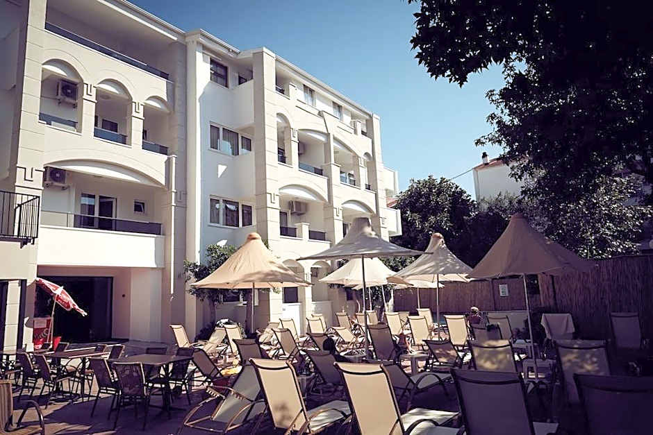 Two Seas Hotel