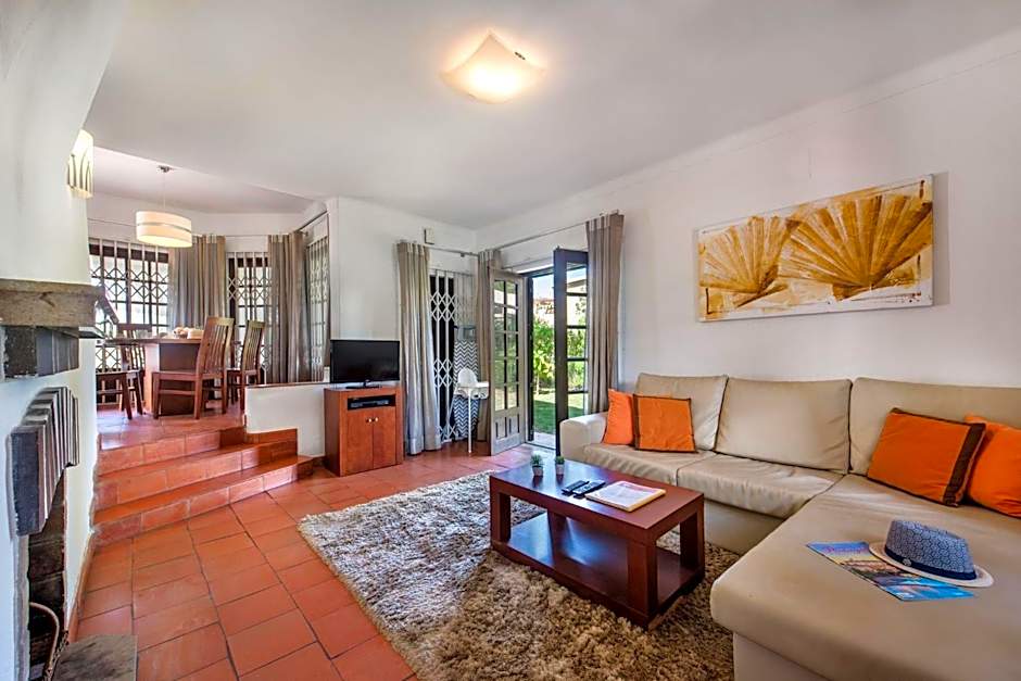 Perfect Retreat Overlooking Pinhal Golf Course, Private pool, Off-street parking