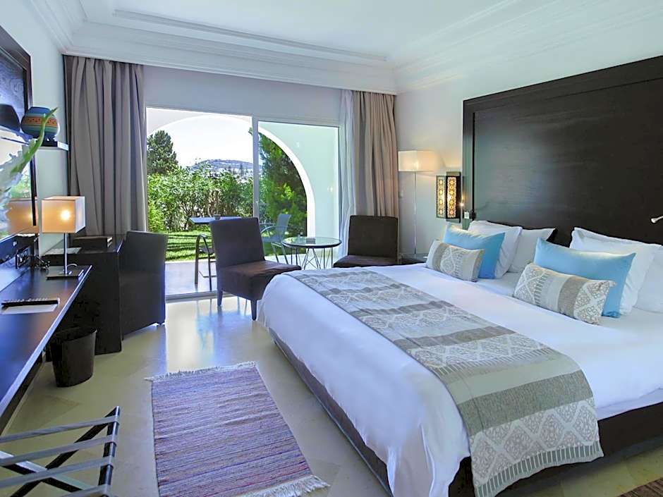 Photo 1 of 2 of Classic 1 King Bed, Sea View
